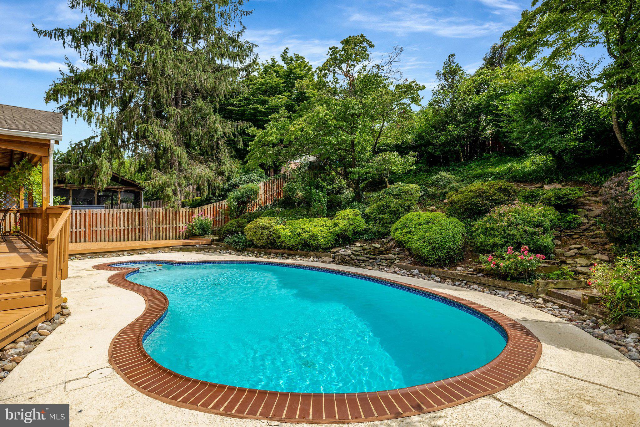 MANTUA HILLS - Residential