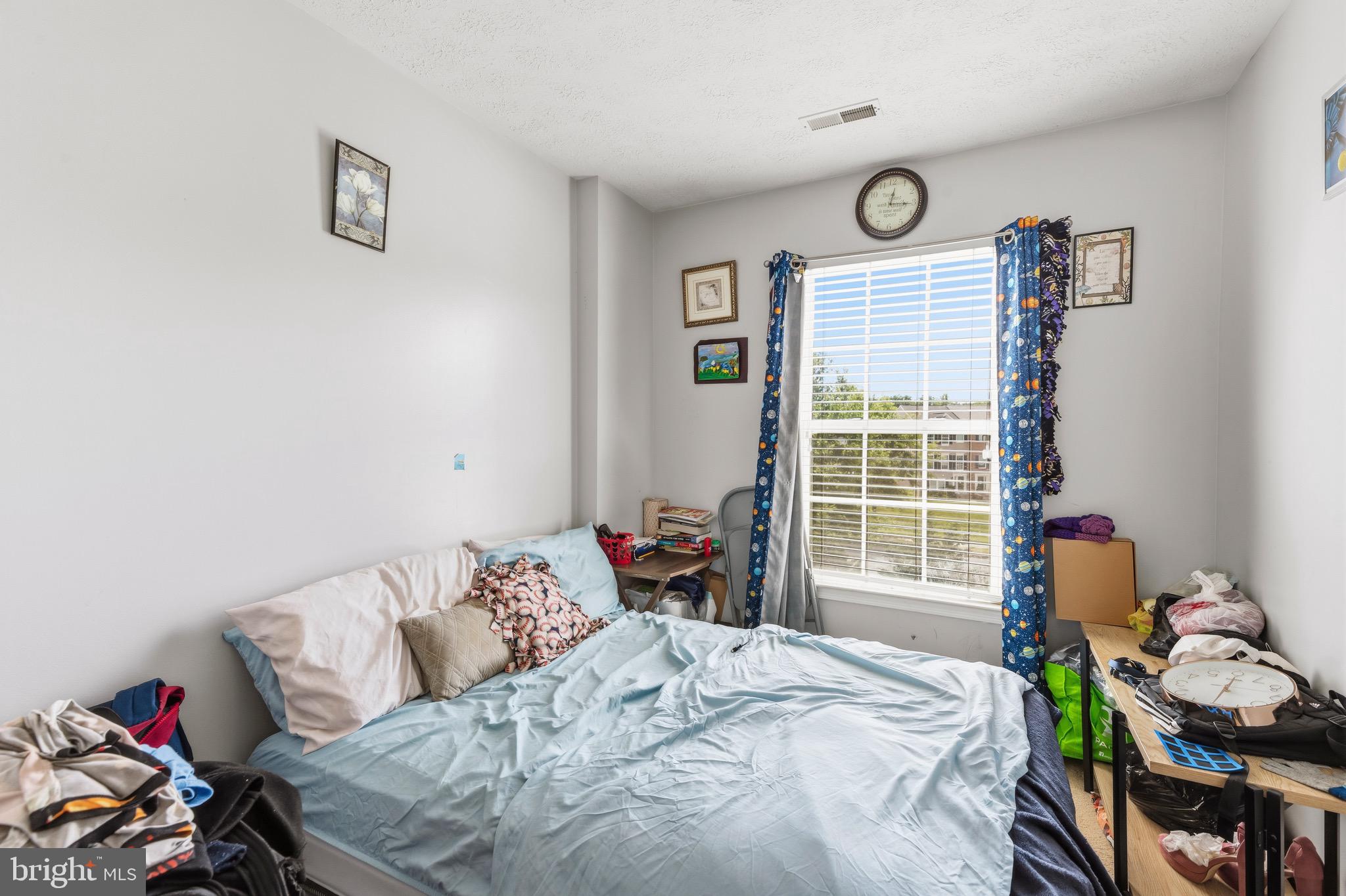HOLLY WOODS - Residential
