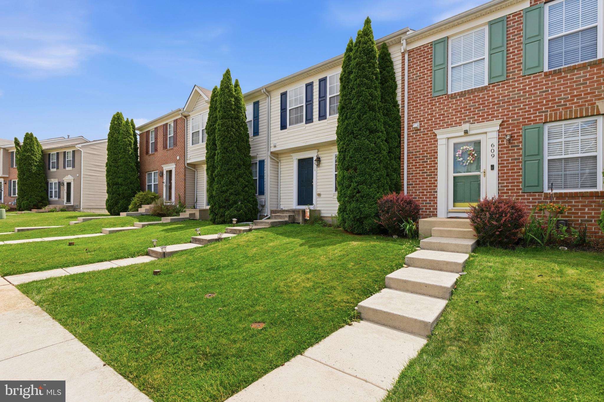 HOLLY WOODS - Residential