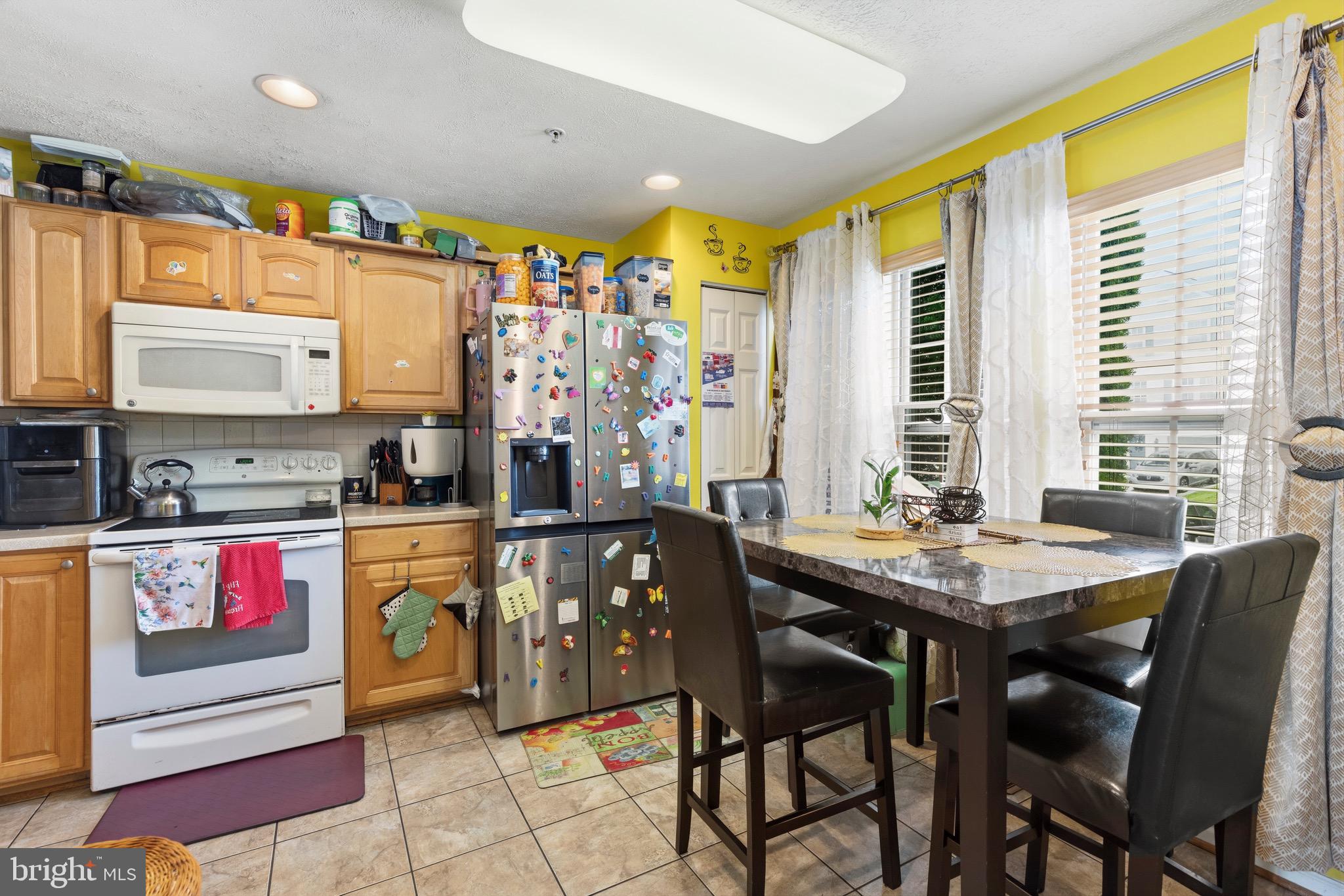 HOLLY WOODS - Residential