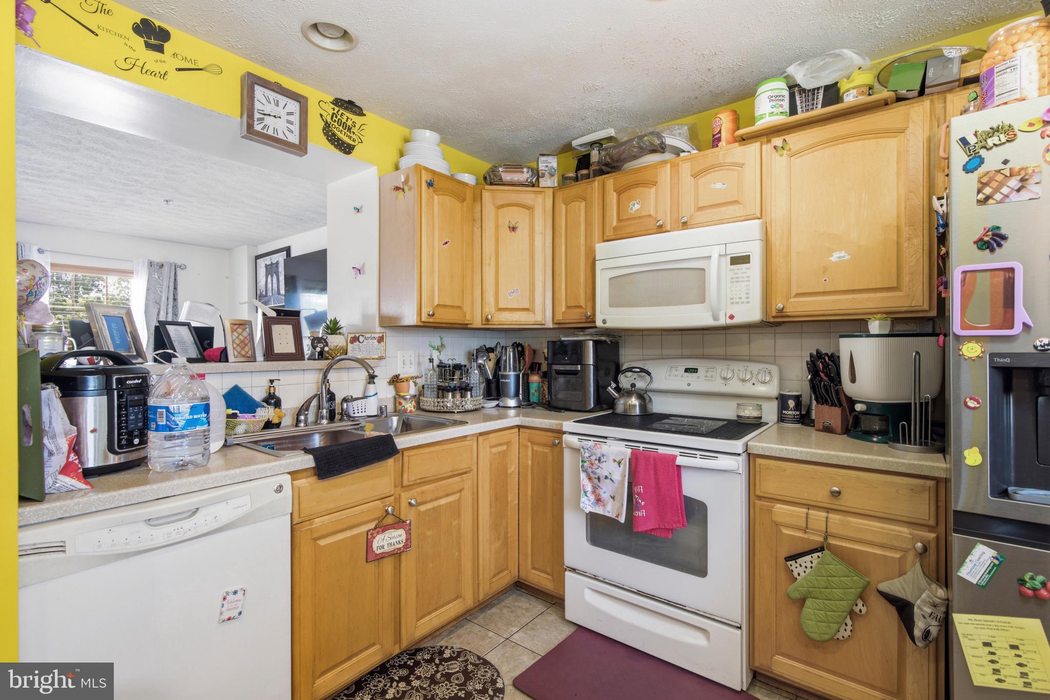 HOLLY WOODS - Residential
