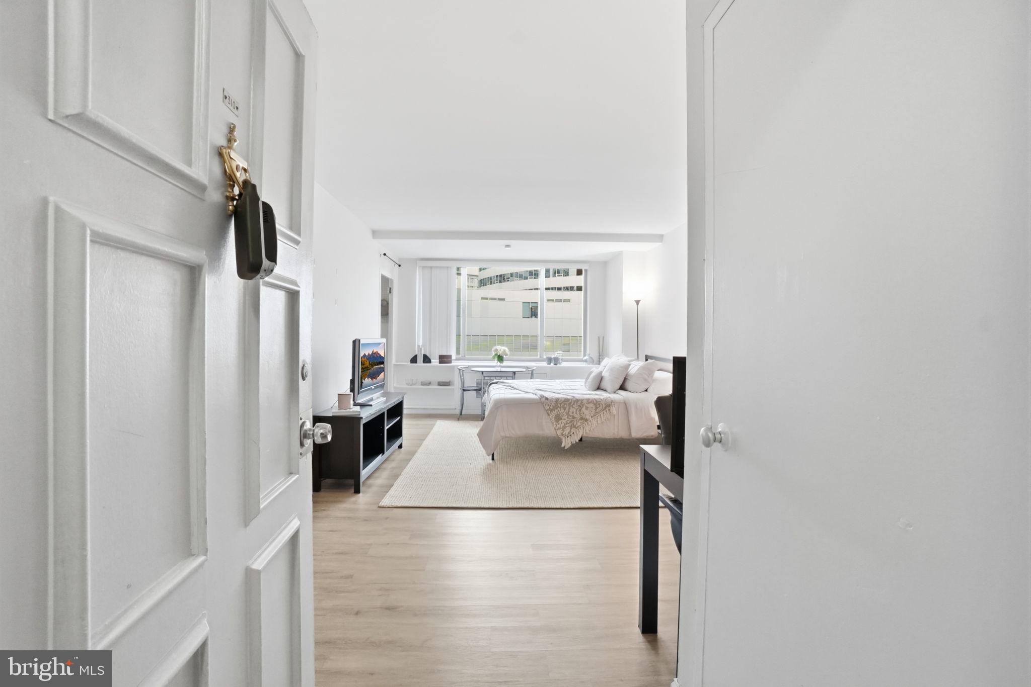 RIVER PLACE NORTH - Residential