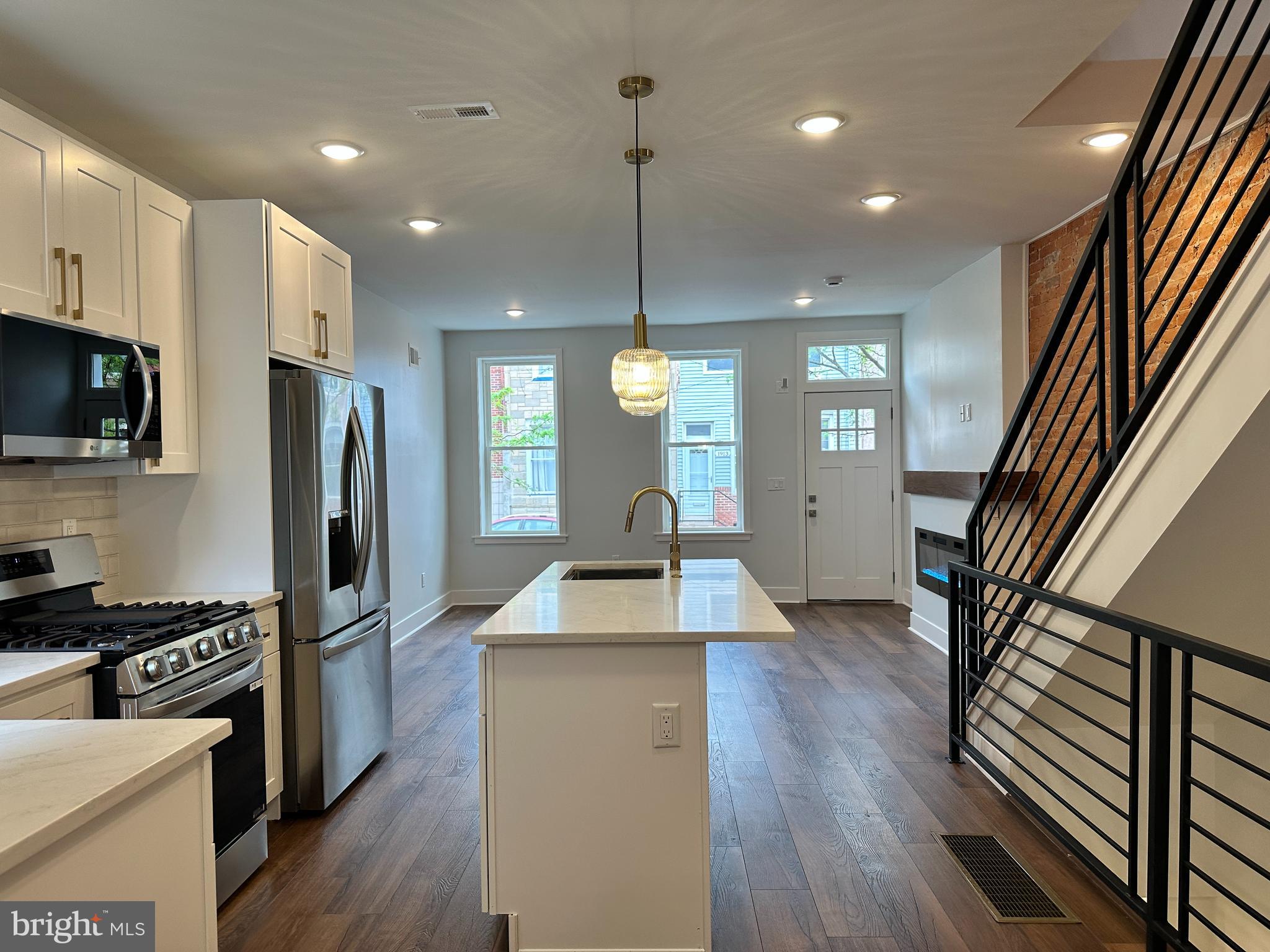 POINT BREEZE - Residential
