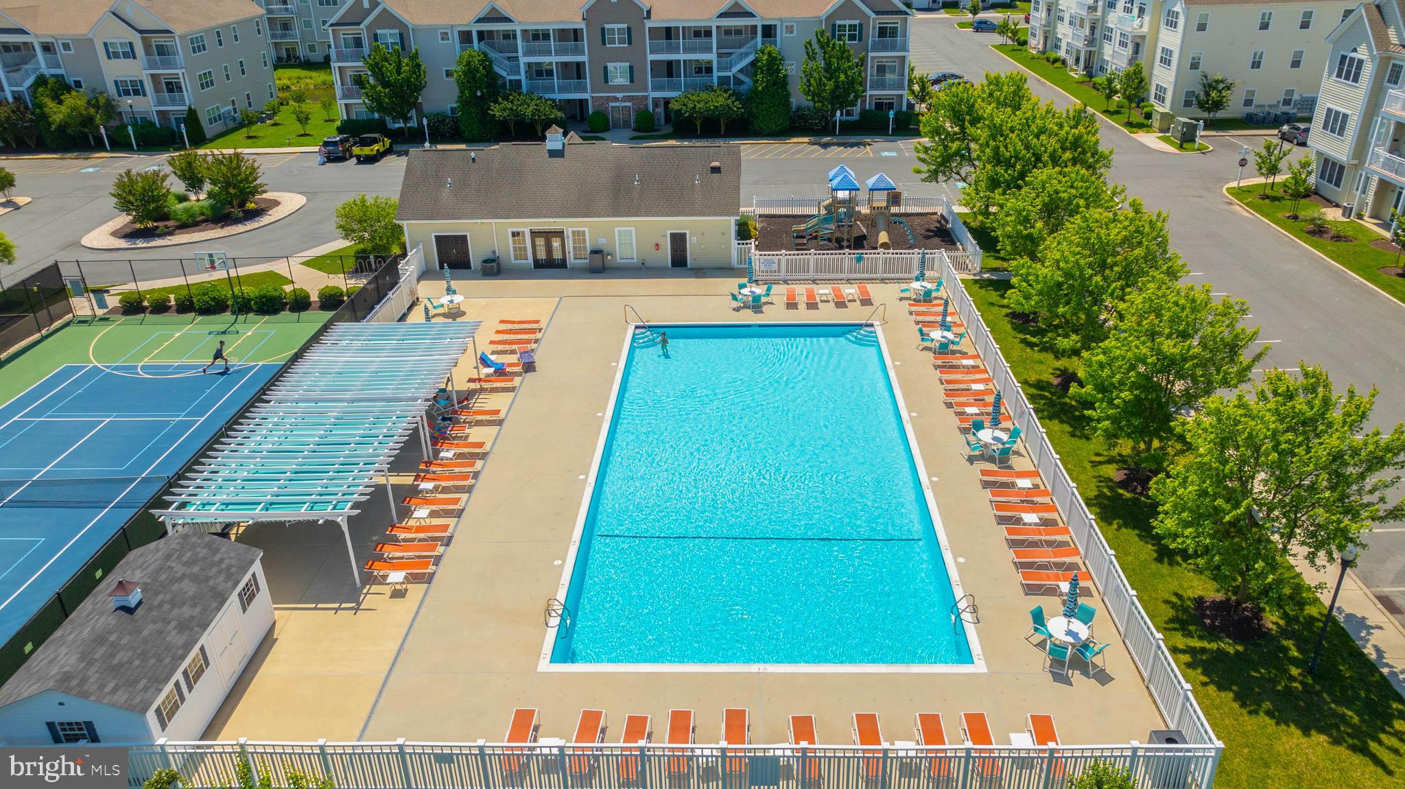 GRANDE AT CANAL POINTE - Residential