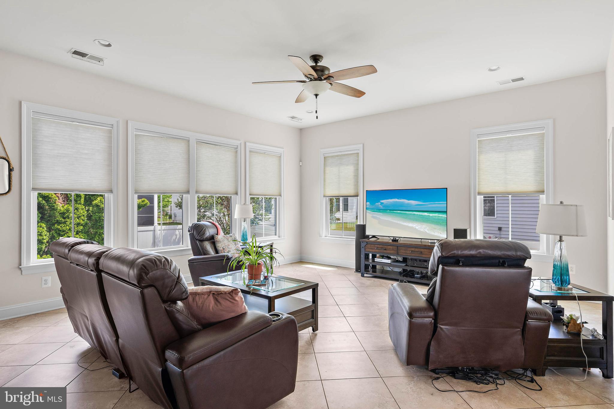 GRANDE AT CANAL POINTE - Residential