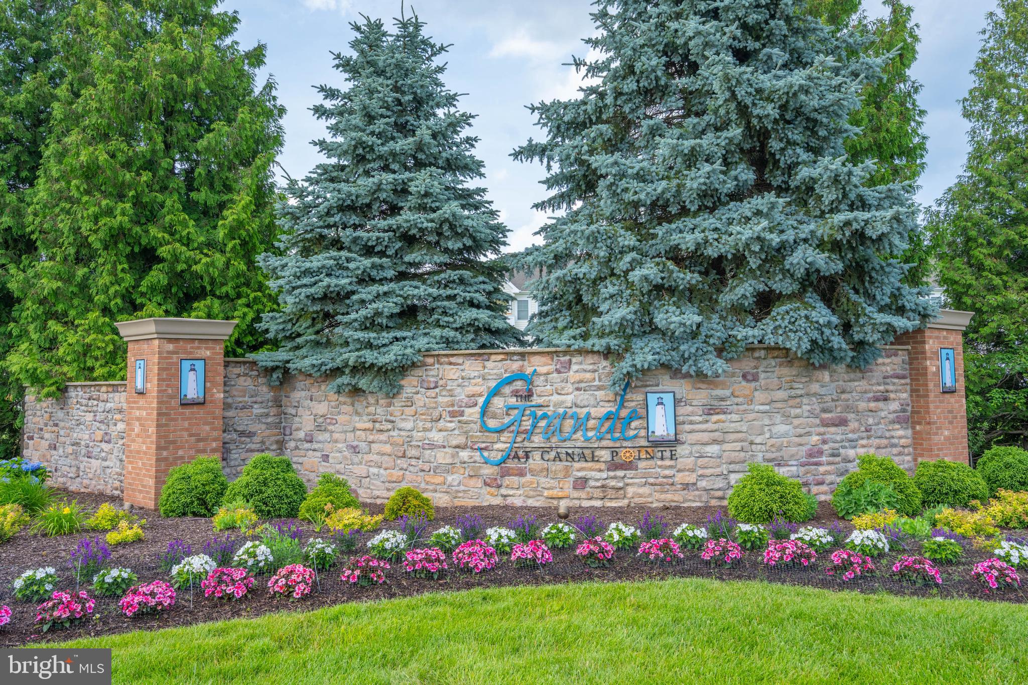 GRANDE AT CANAL POINTE - Residential