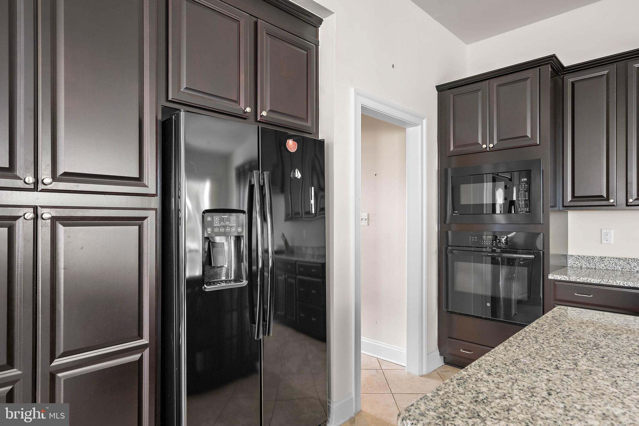 GRANDE AT CANAL POINTE - Residential