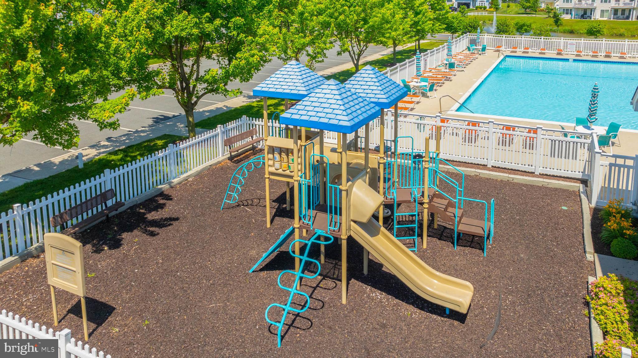 GRANDE AT CANAL POINTE - Residential
