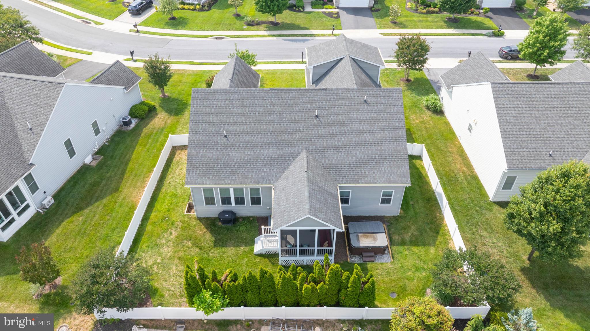 GRANDE AT CANAL POINTE - Residential