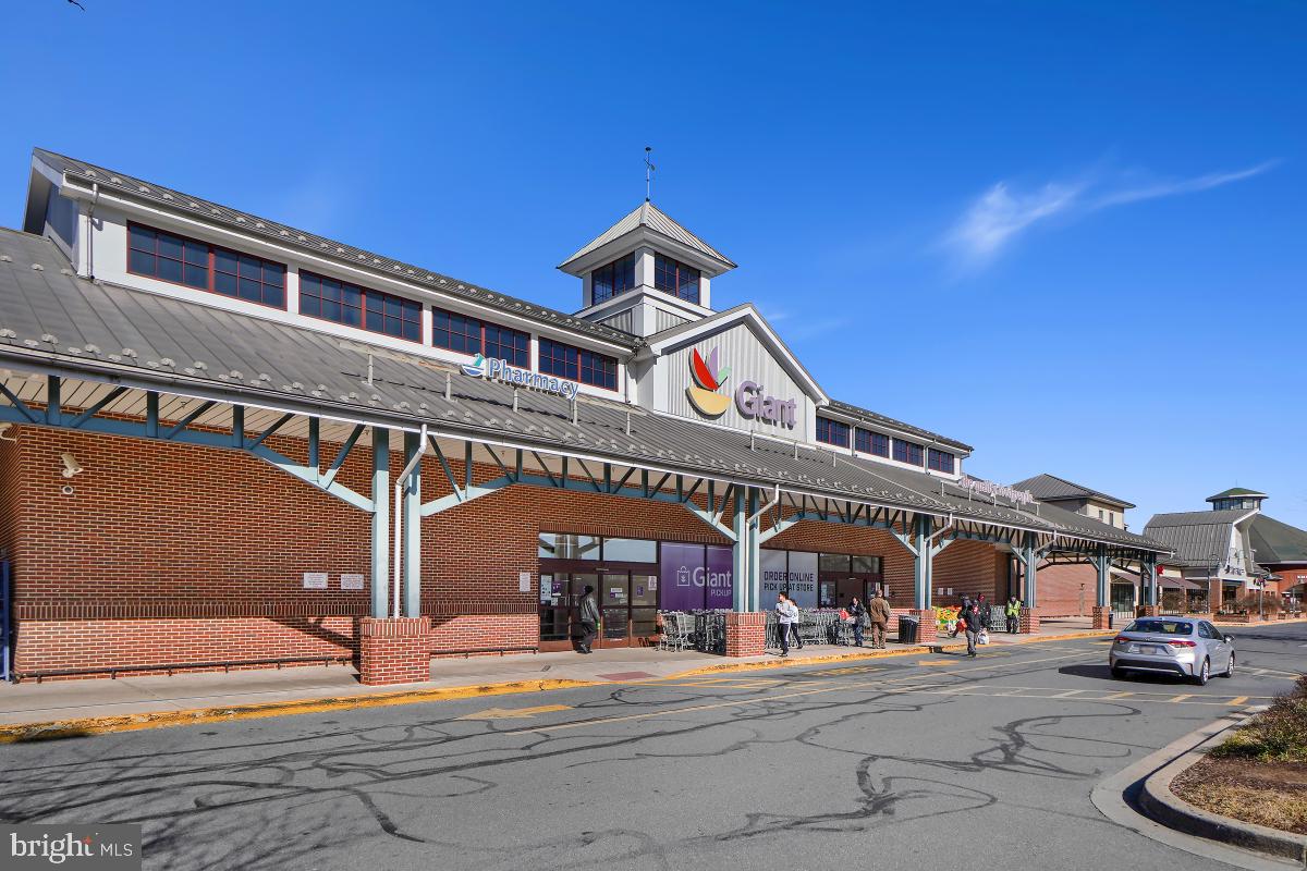 KINGSVIEW VILLAGE - Residential