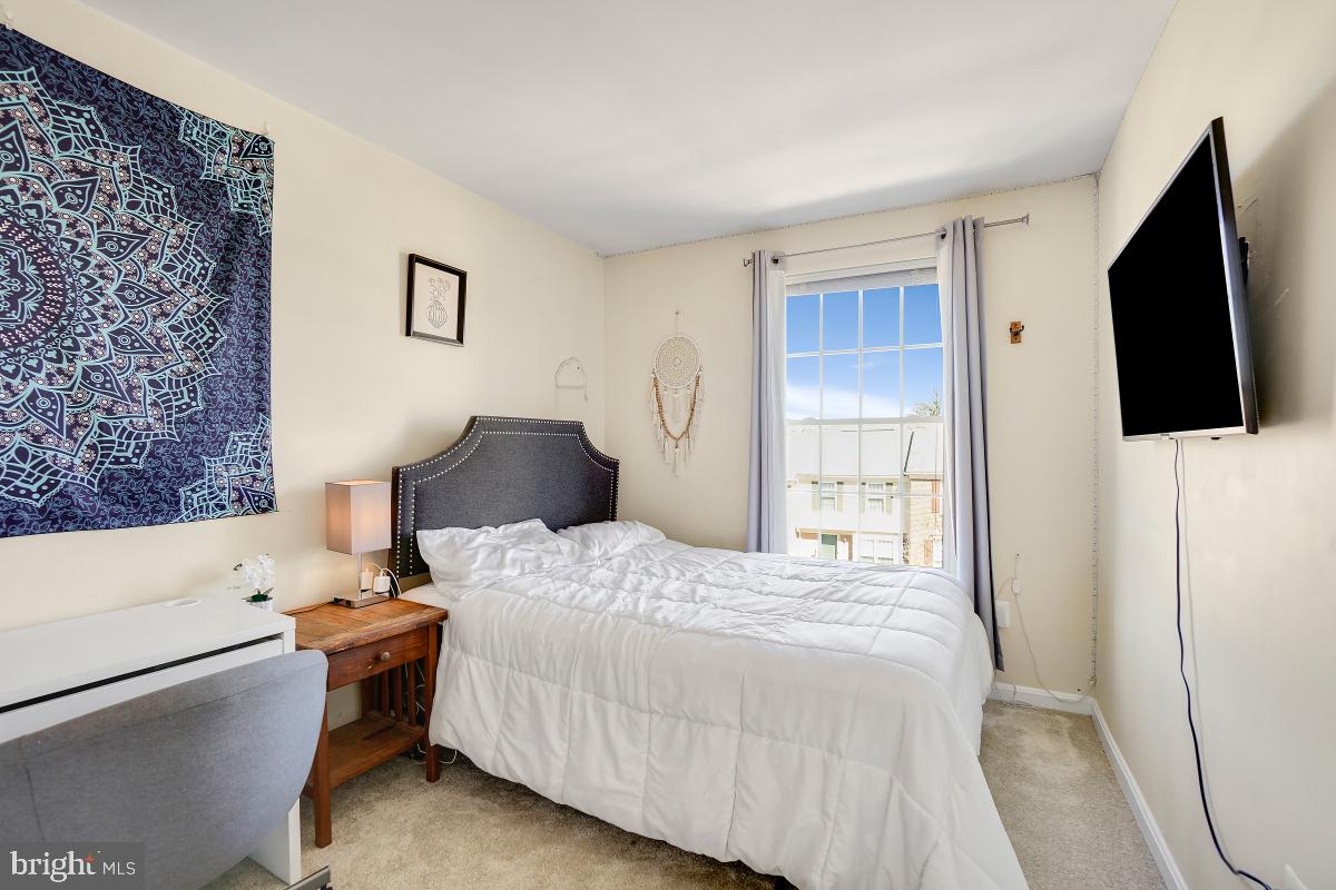 KINGSVIEW VILLAGE - Residential