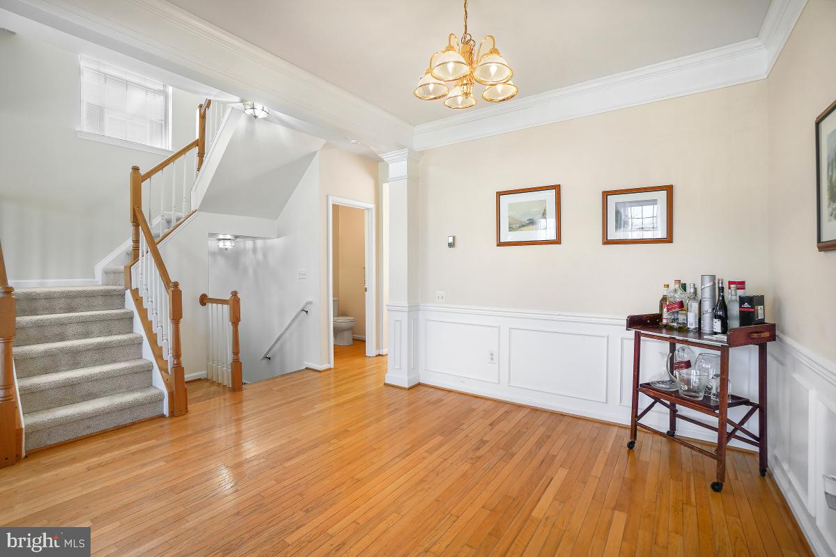 KINGSVIEW VILLAGE - Residential