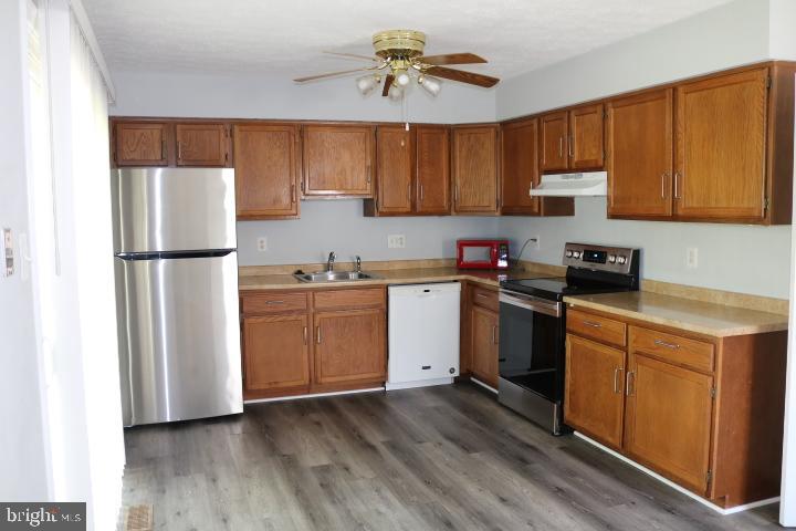 ROLLING FOREST - Residential Lease
