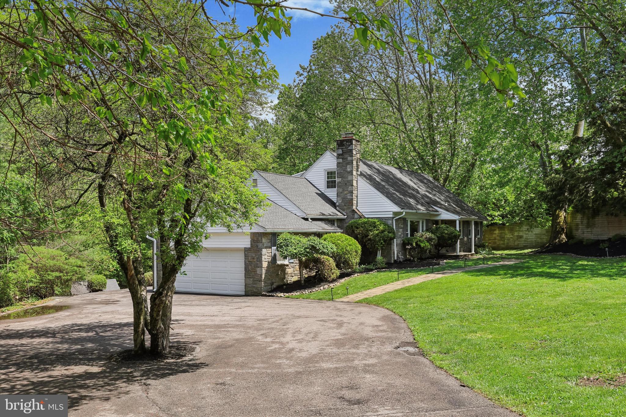 GLADWYNE - Residential