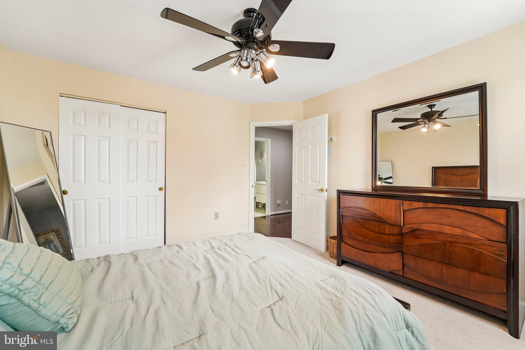 NAPLES MANOR - Residential