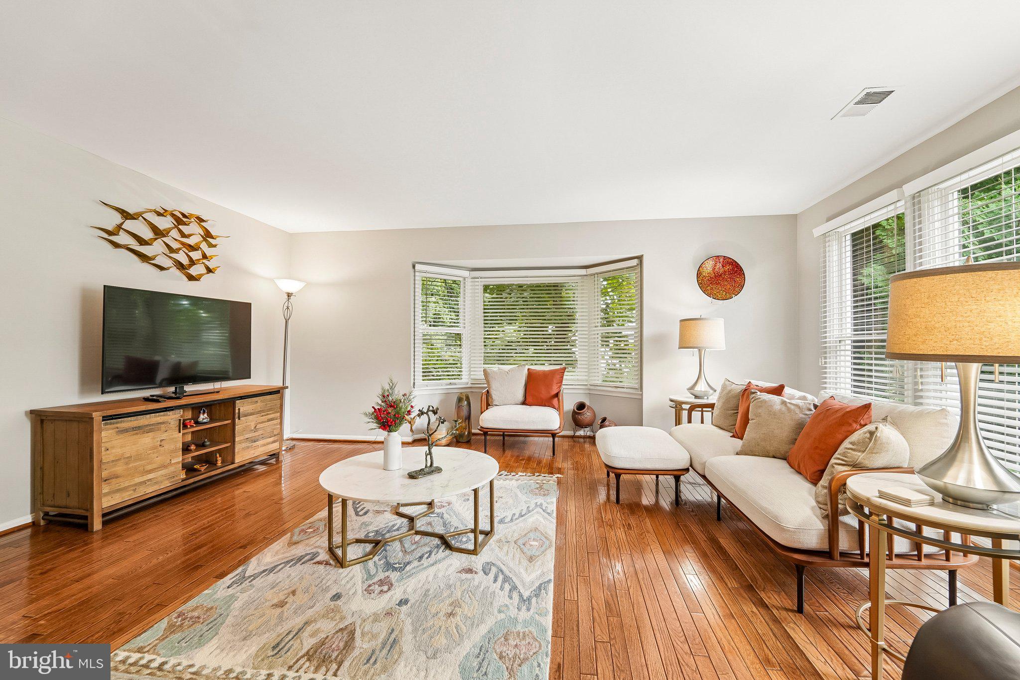 NAPLES MANOR - Residential