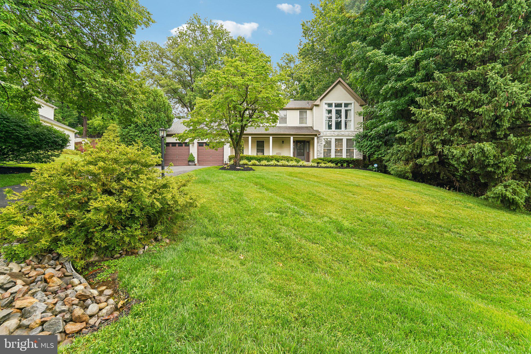 NAPLES MANOR - Residential