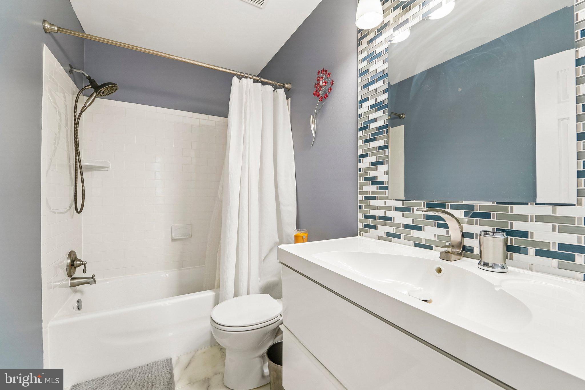 NAPLES MANOR - Residential
