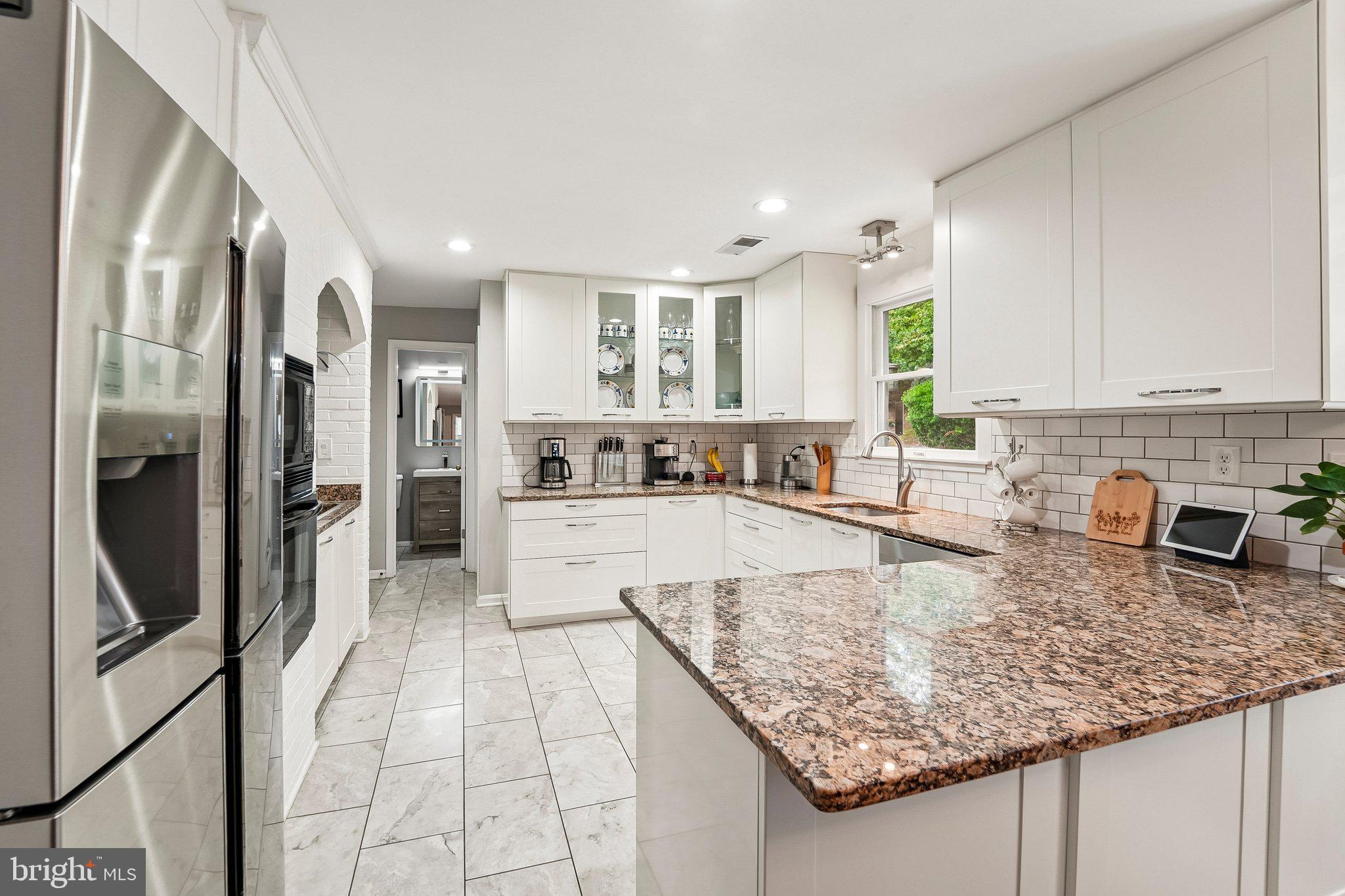 NAPLES MANOR - Residential