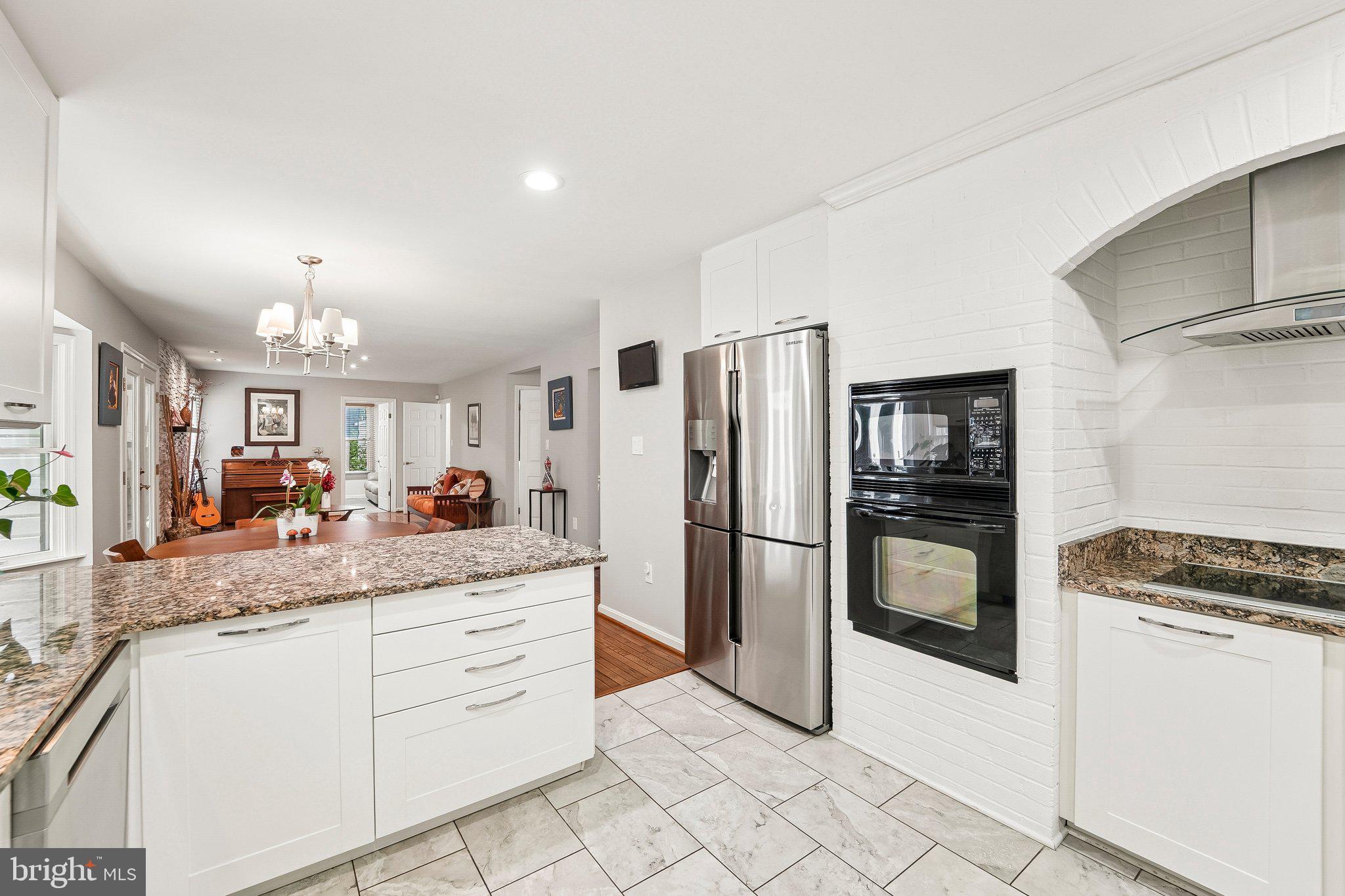 NAPLES MANOR - Residential