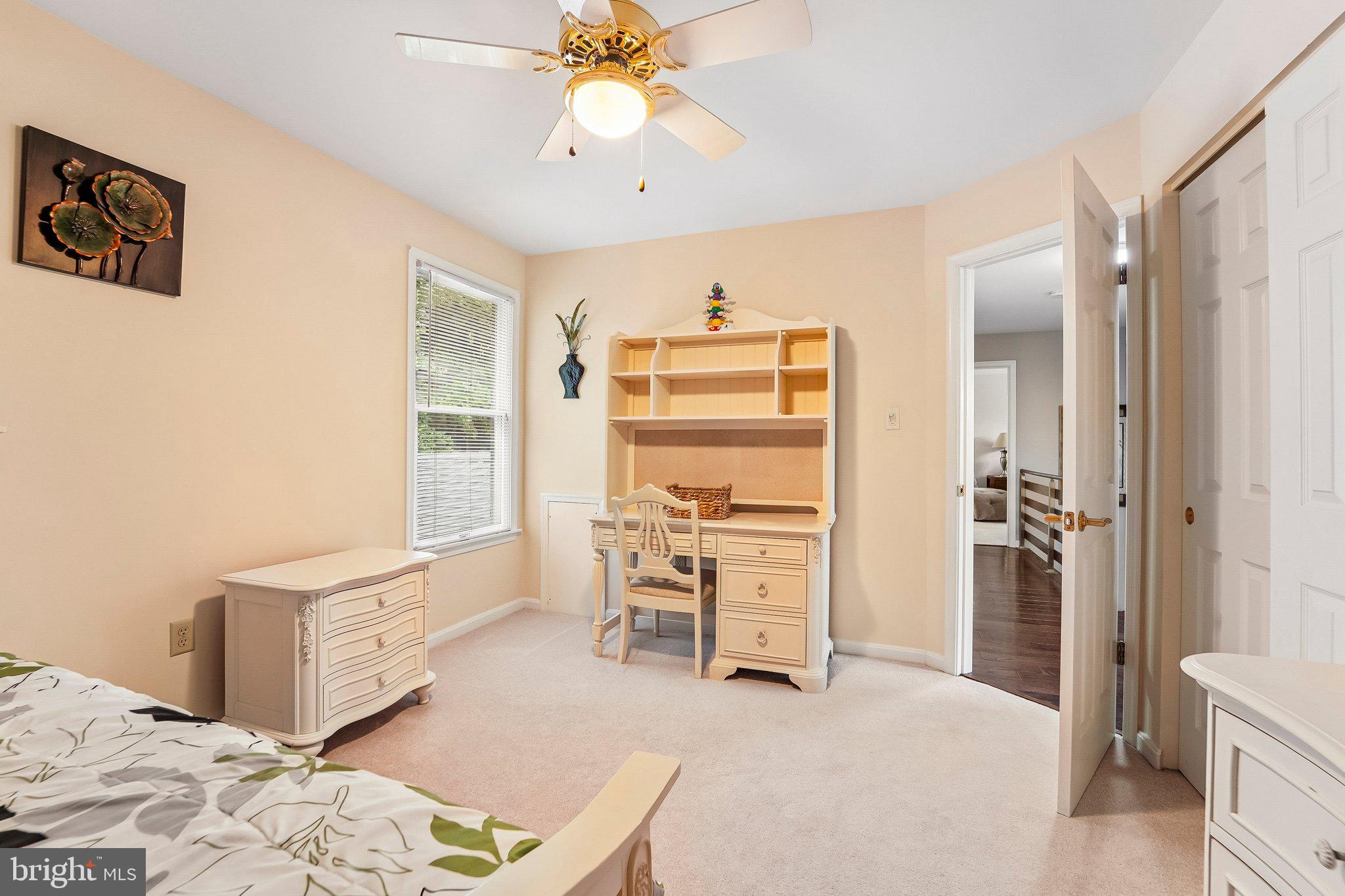 NAPLES MANOR - Residential