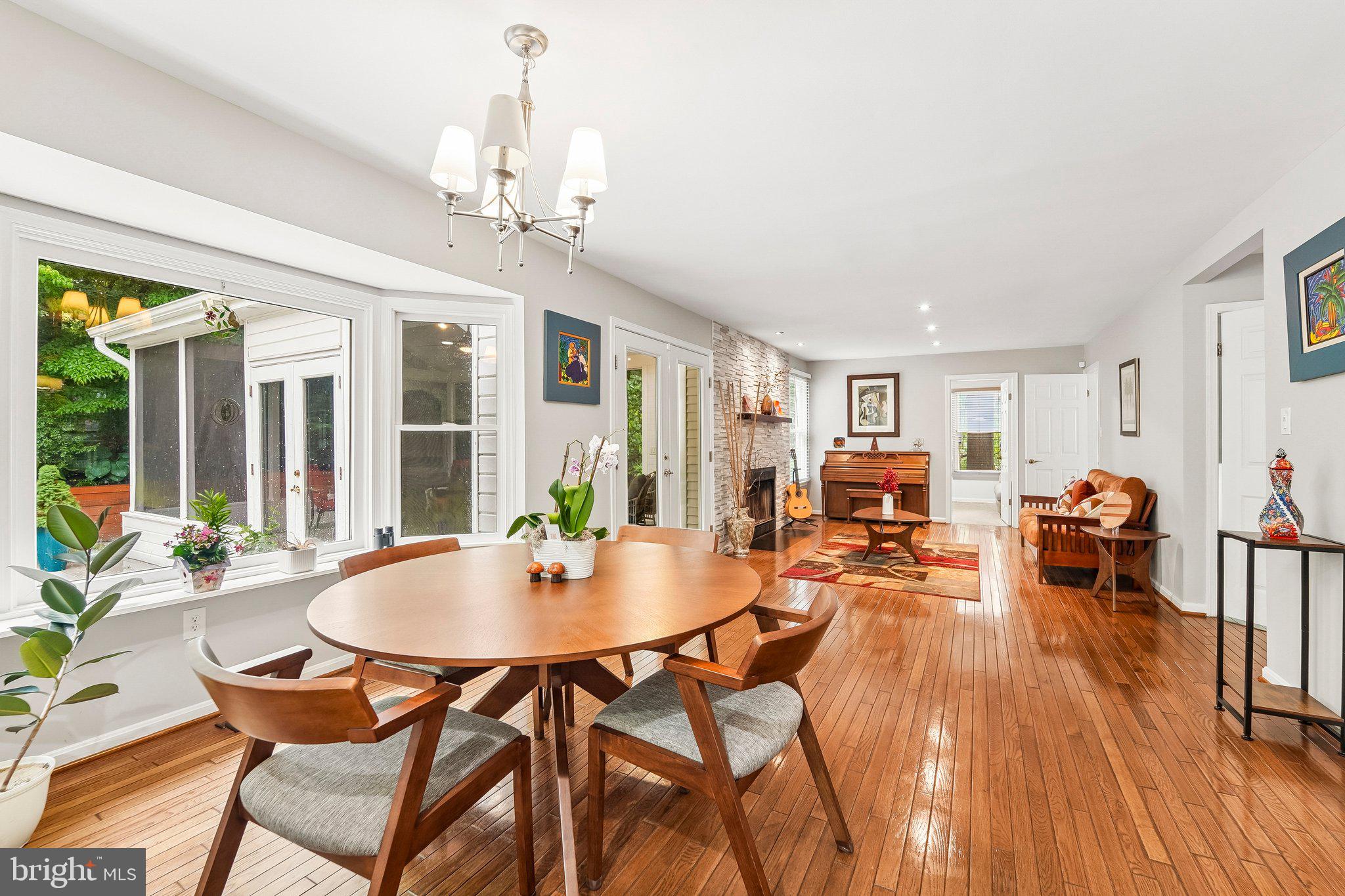 NAPLES MANOR - Residential