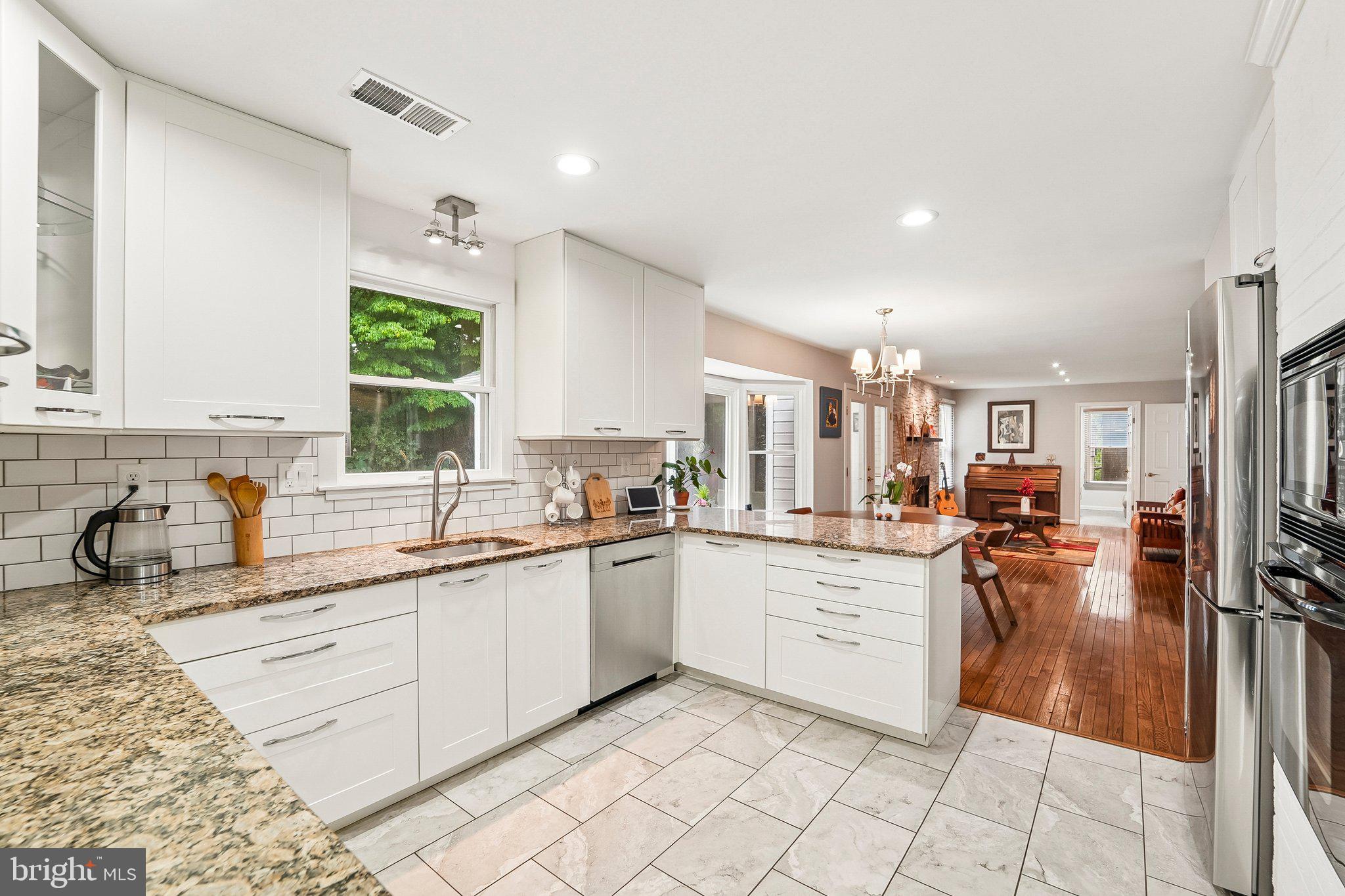 NAPLES MANOR - Residential