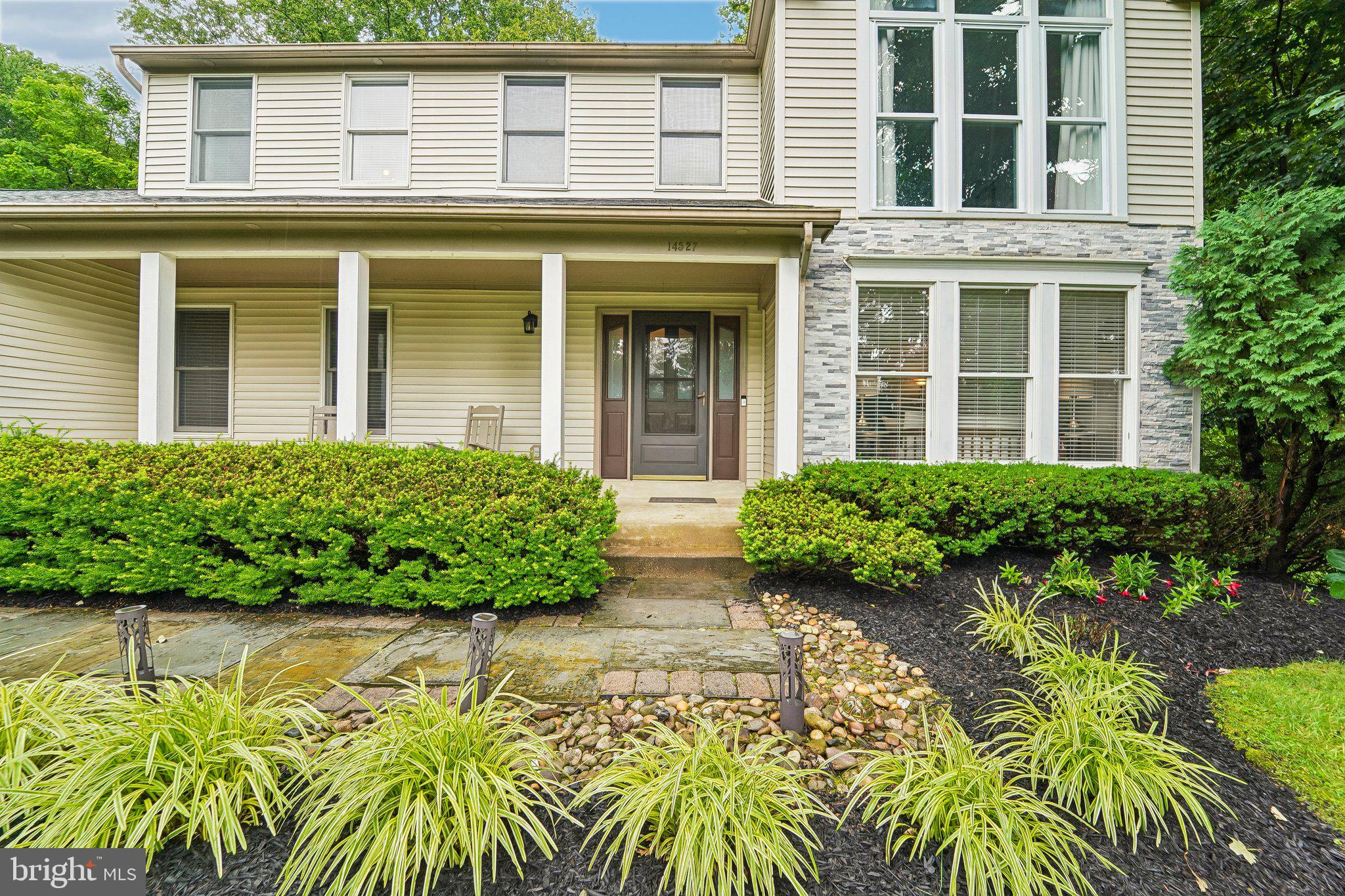 NAPLES MANOR - Residential