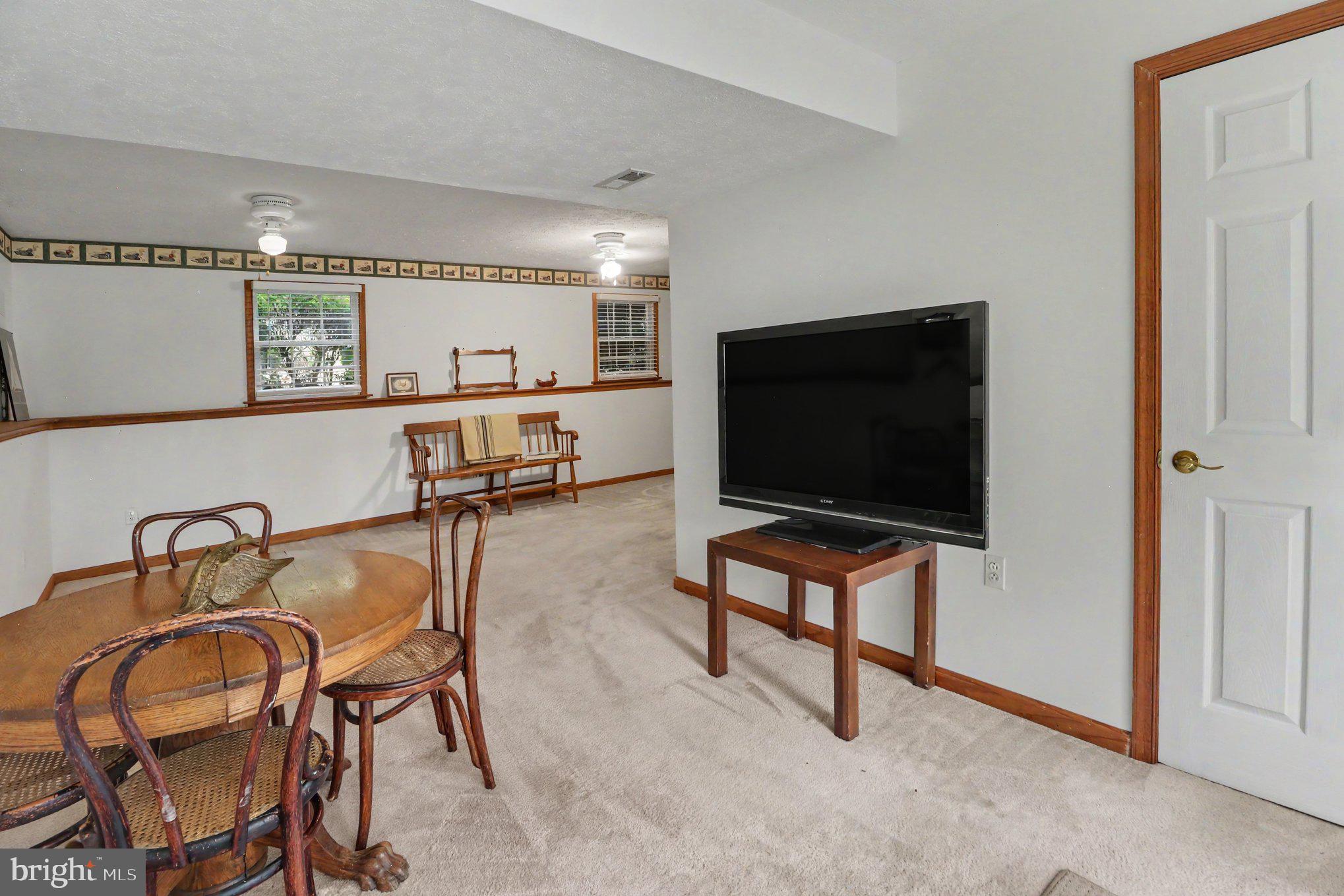 COLONIAL RIDGE - Residential