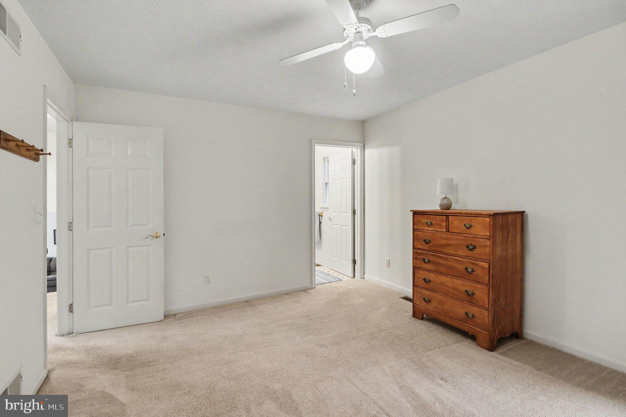 COLONIAL RIDGE - Residential