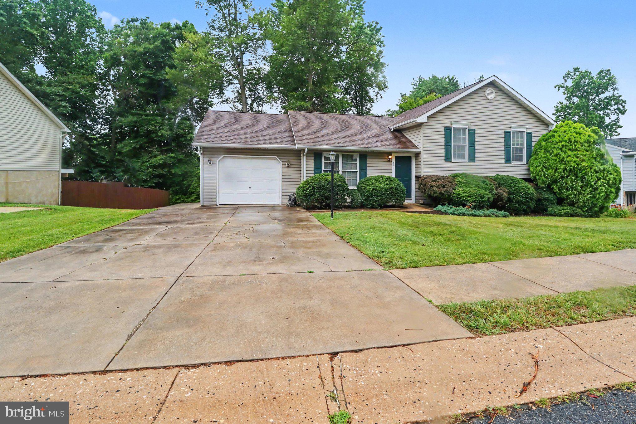 COLONIAL RIDGE - Residential