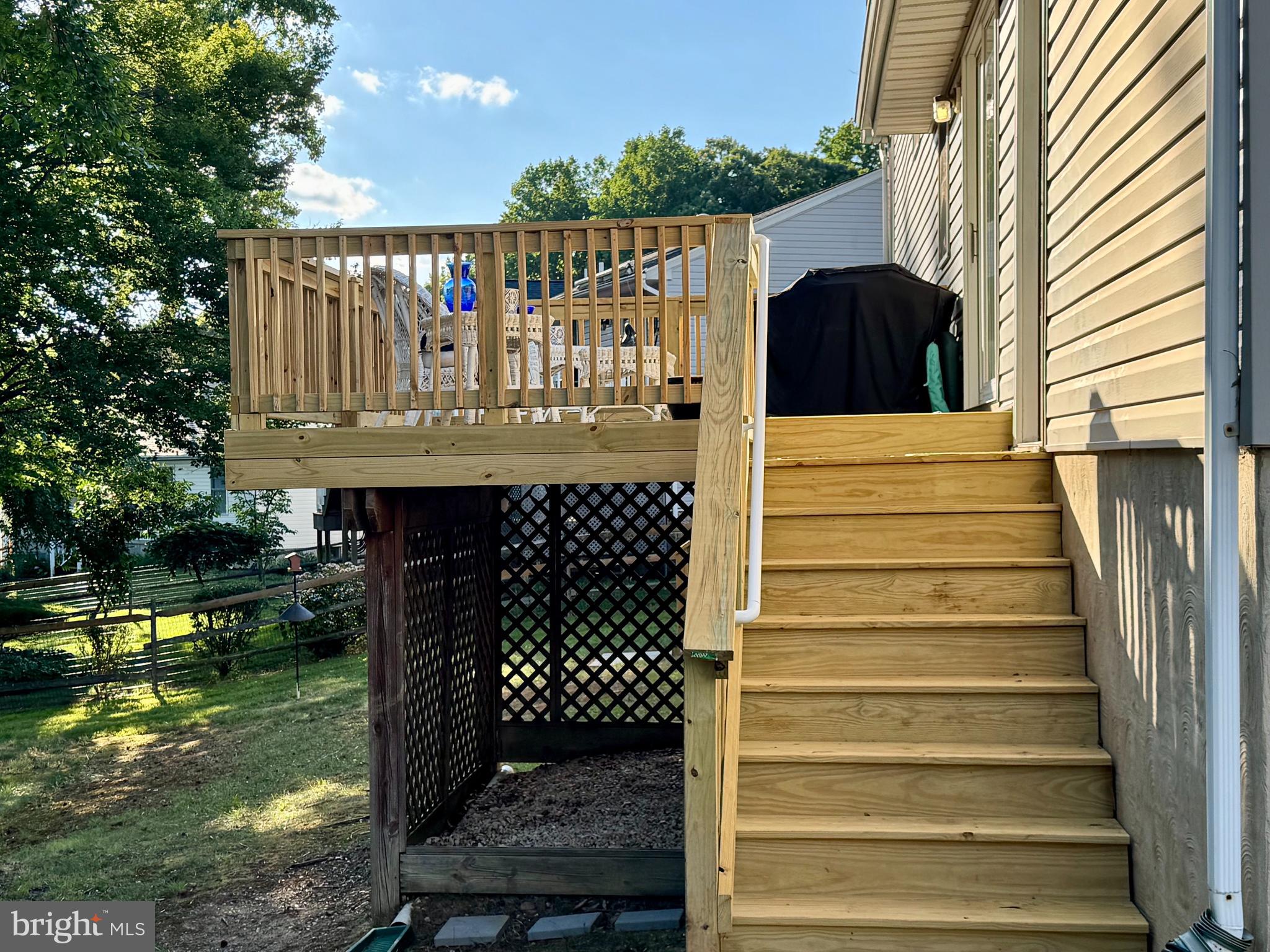 COLONIAL RIDGE - Residential