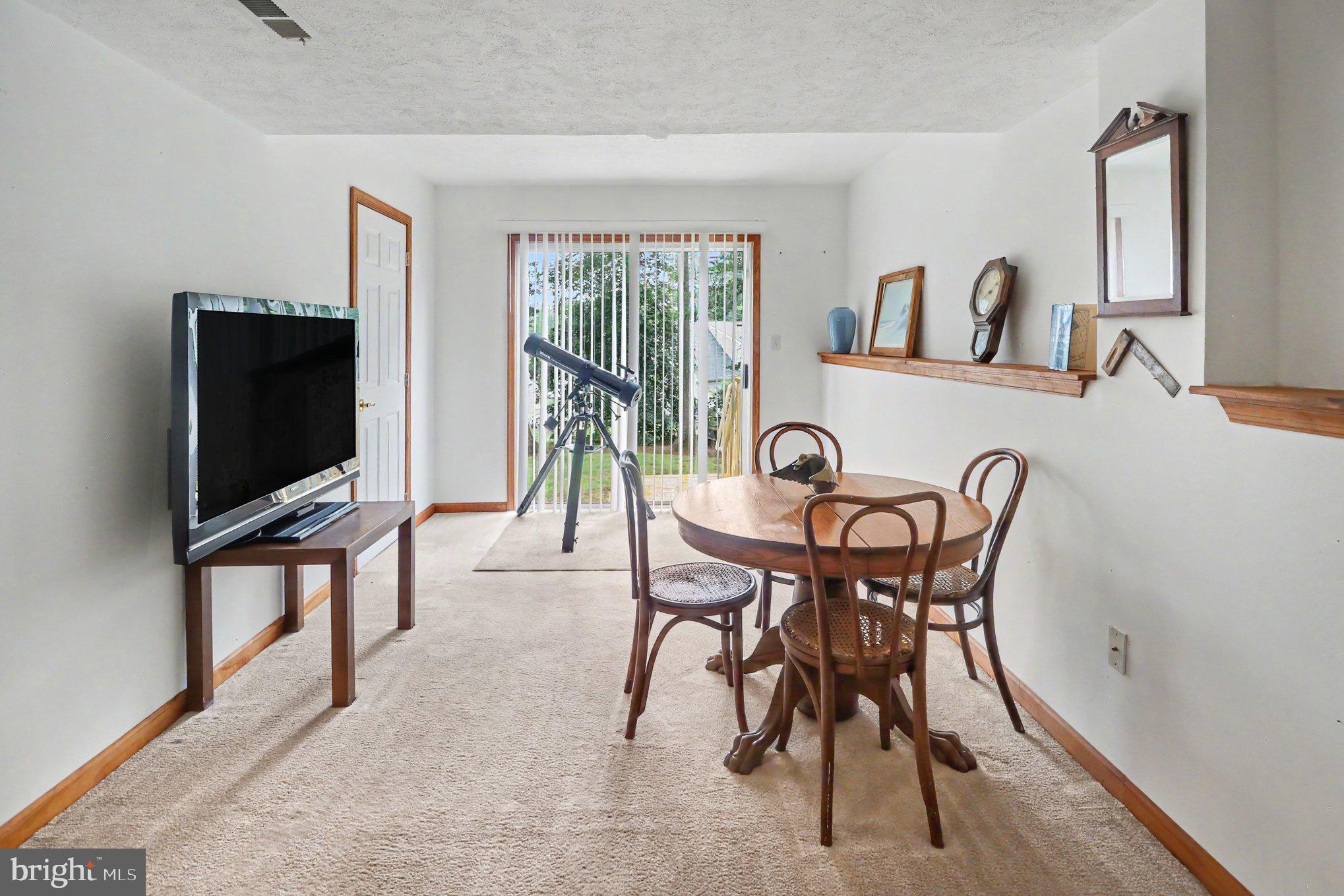COLONIAL RIDGE - Residential