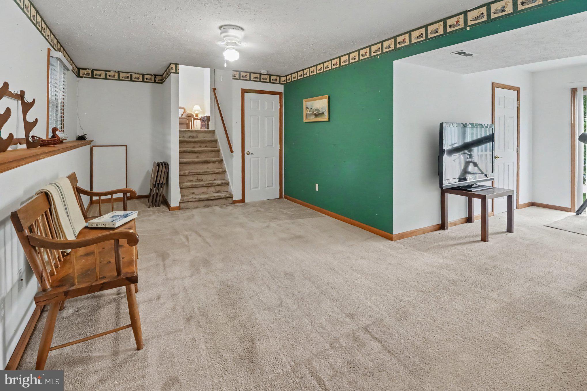 COLONIAL RIDGE - Residential