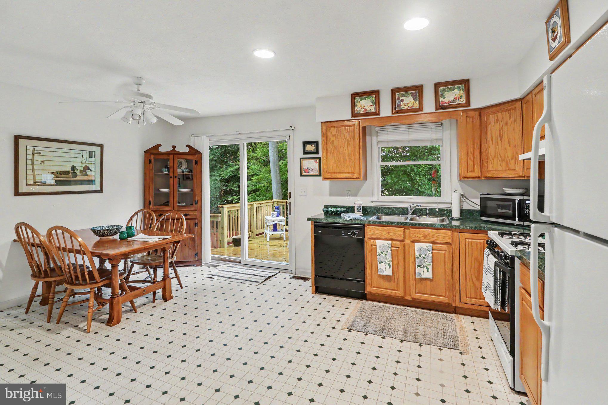 COLONIAL RIDGE - Residential