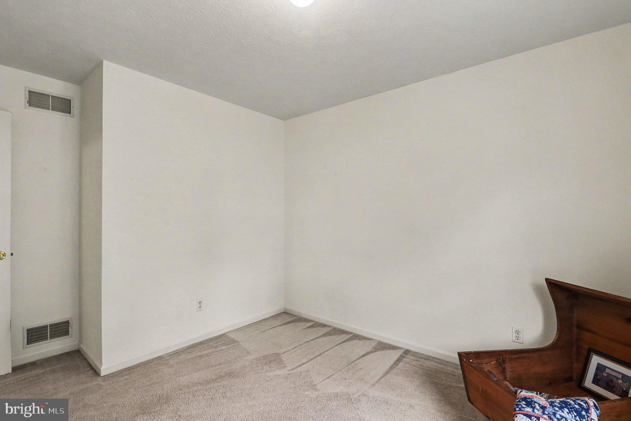 COLONIAL RIDGE - Residential