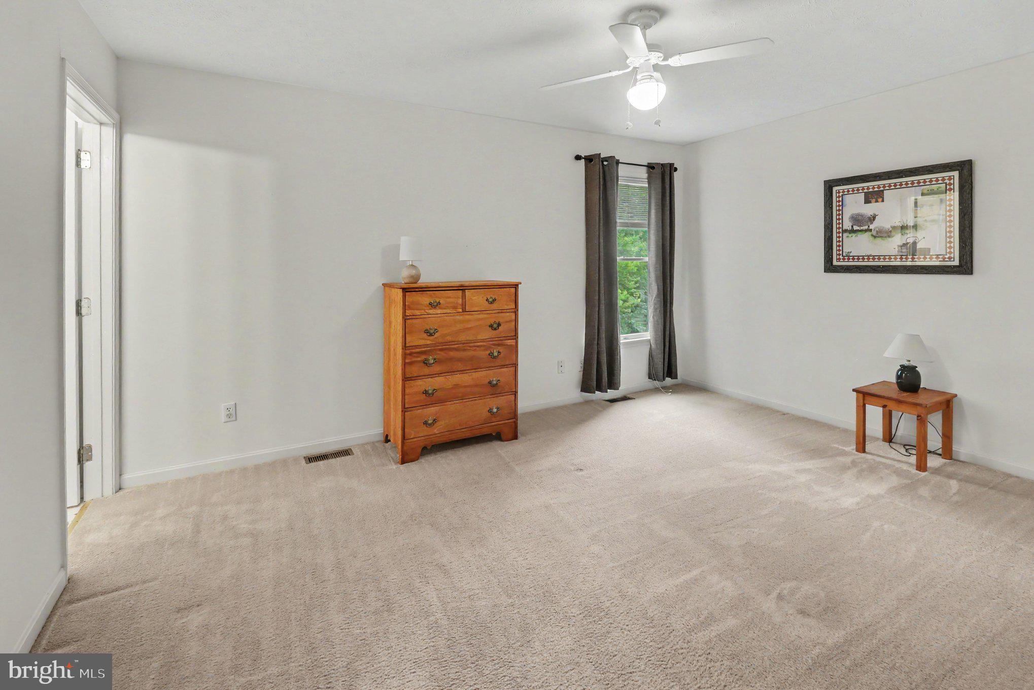 COLONIAL RIDGE - Residential