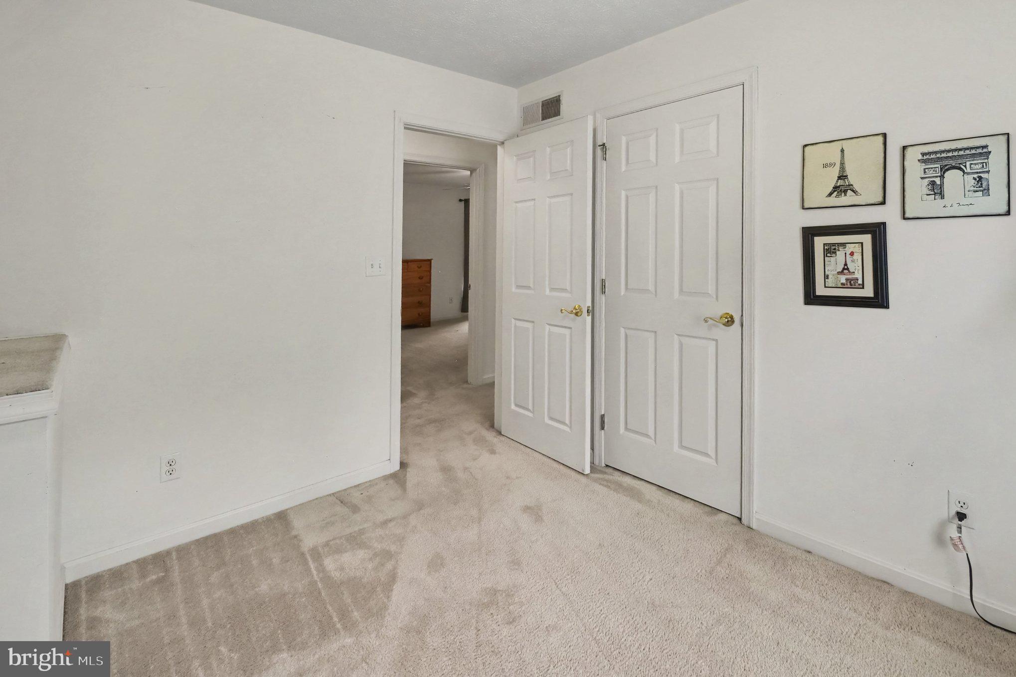 COLONIAL RIDGE - Residential