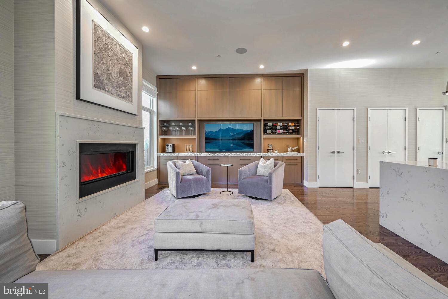 GEORGETOWN VILLAGE - Residential