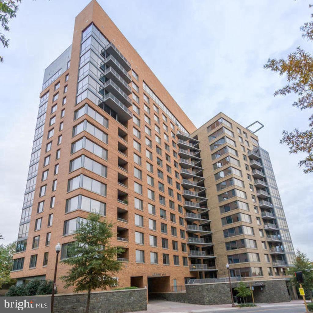 **Tenant occupied - Open house viewings only for now on Sundays, 1pm-3pm . Open for all showings beginning on 3/30/25. ***
Don't miss the chance to make this incredible space your new home! This 1-bedroom, 1-bathroom condo on the 9th floor at The Odyssey offers a unique combination of comfort, convenience, and stunning views, making it an ideal choice for anyone looking to enjoy the best of Arlington living. The building has amazing amenities like a 24/7 concierge, fitness center, party room, and a rooftop pool and terrace. You'll love the breathtaking panoramic views from Georgetown to the Masonic Temple in Alexandria, including DC monuments. The location is perfect, just a short walk to the Courthouse Metro, making it easy to explore DC. Just a short walk to restaurants, shops, and more. There's an underground garage with 1 standard parking space that conveys with the unit. Attend an open house to see all that this unit has to offer.