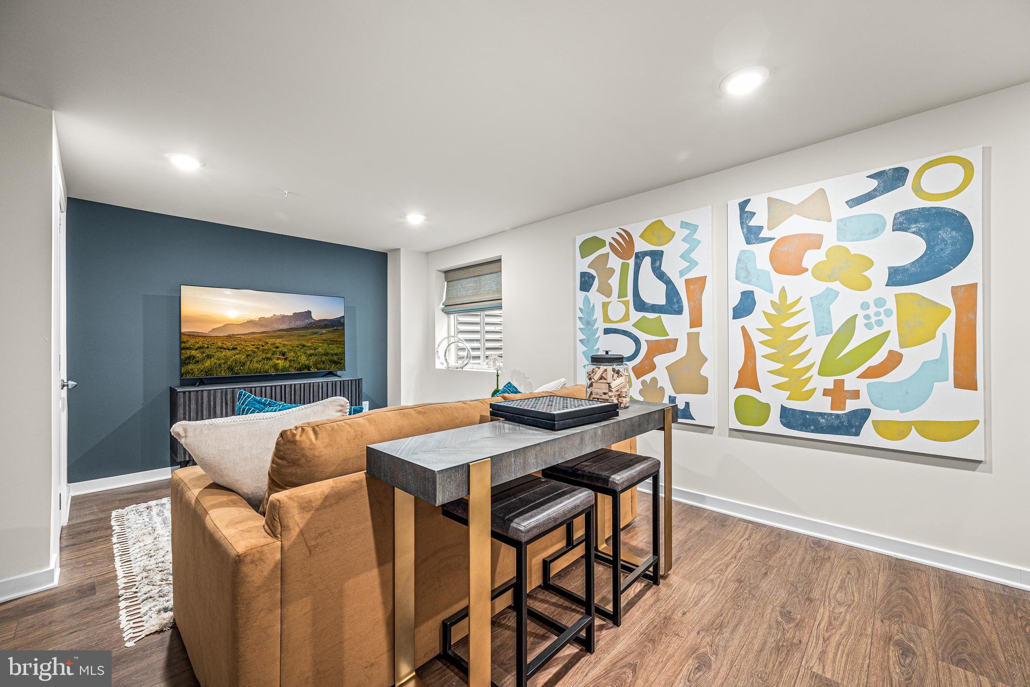 RIVER POINTE - Residential