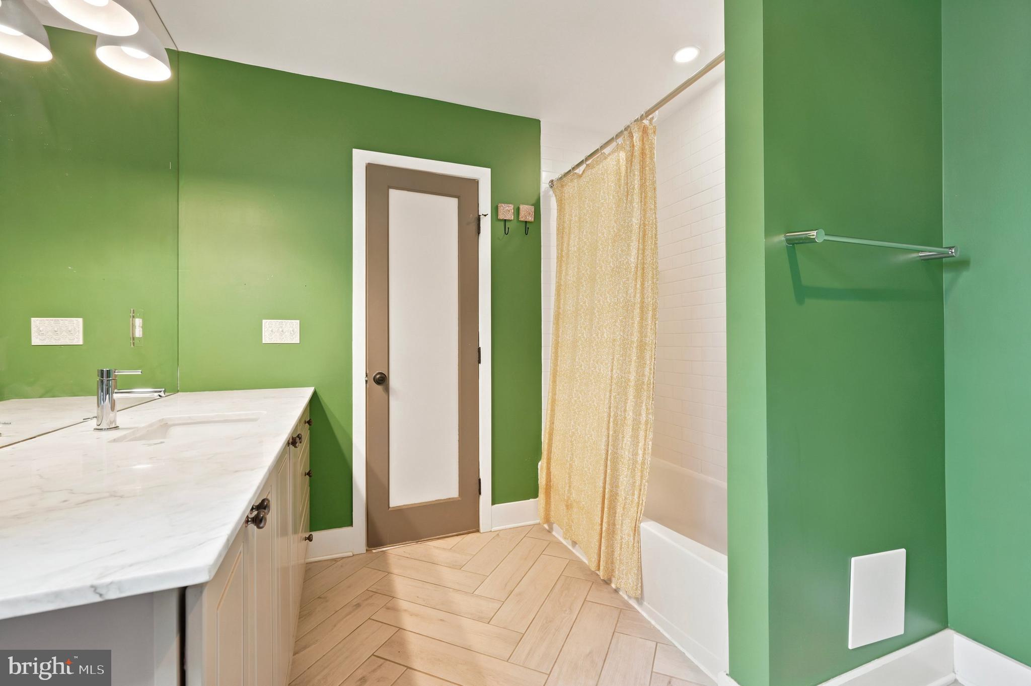 PORT RICHMOND - Residential