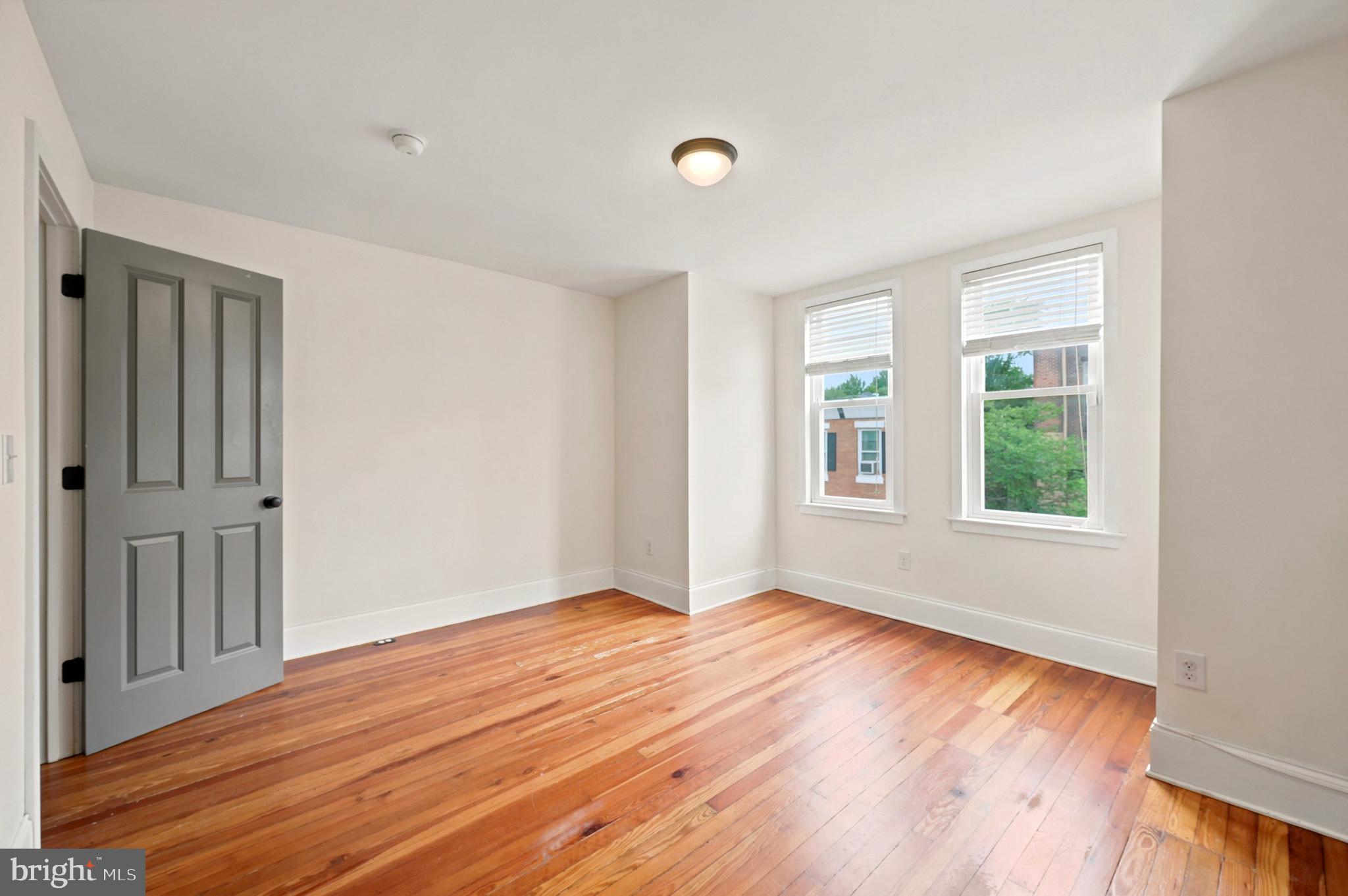 PORT RICHMOND - Residential