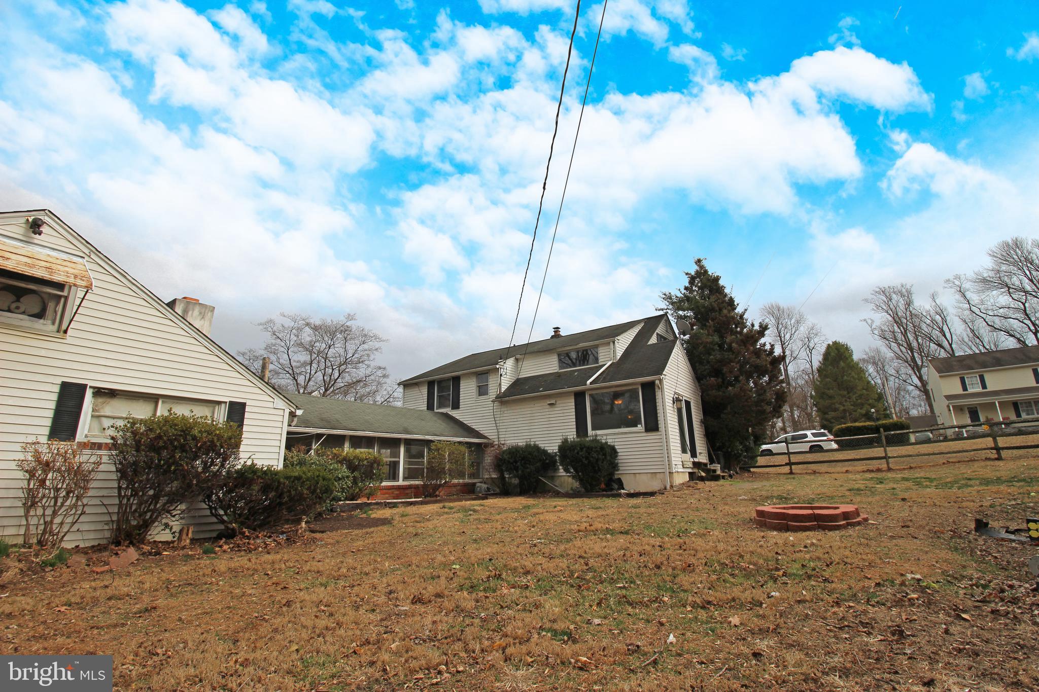VILLAGE GREEN - Residential