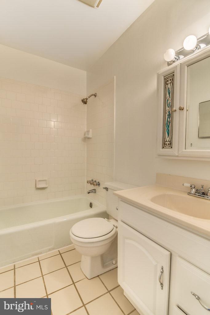 NEWINGTON STATION - Residential Lease