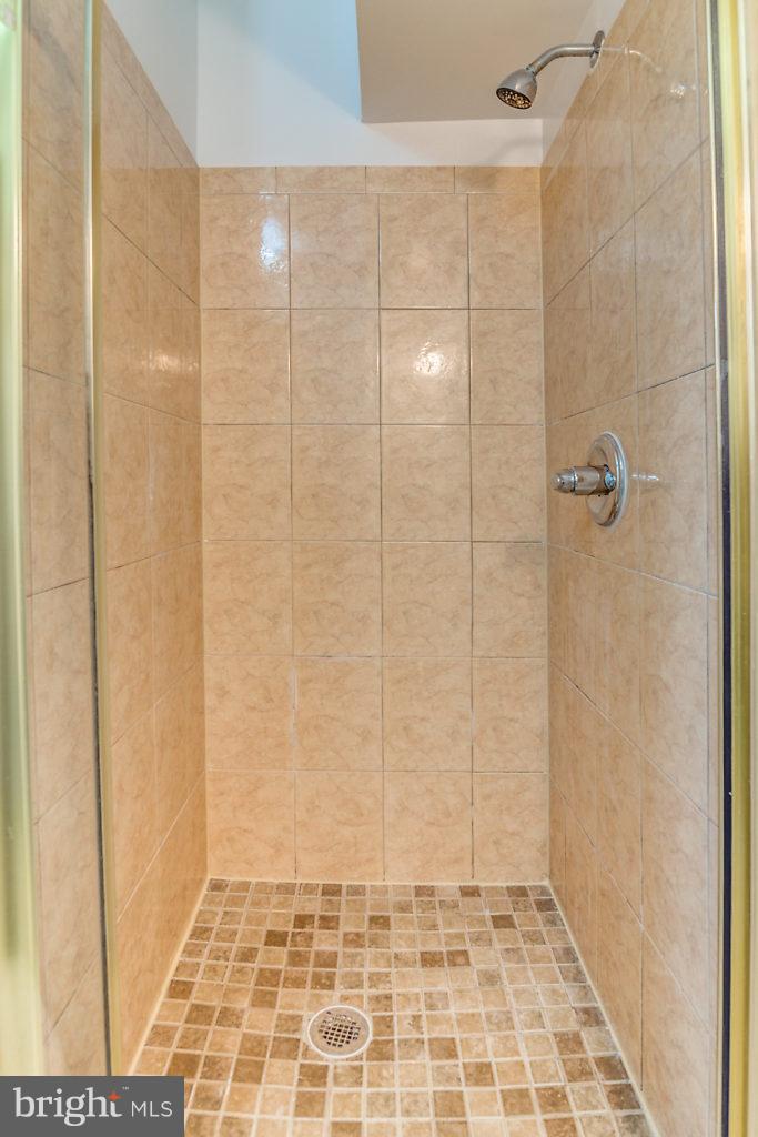 NEWINGTON STATION - Residential Lease