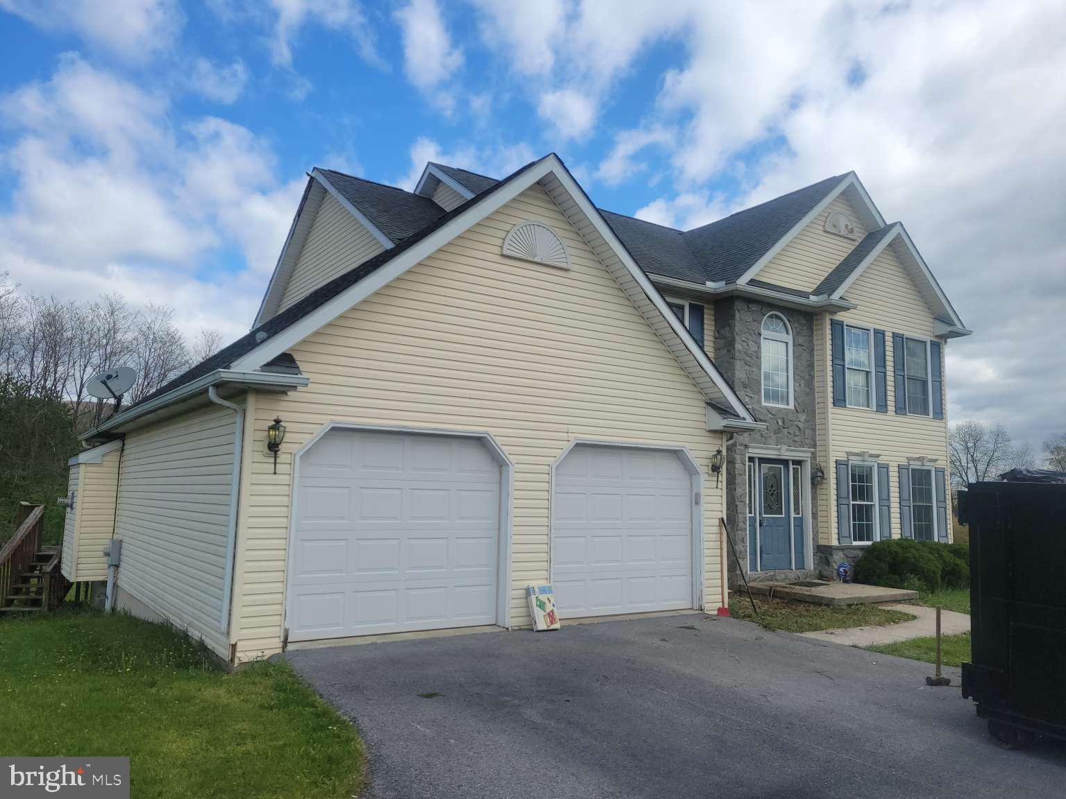 WINDSOR MANOR - Residential