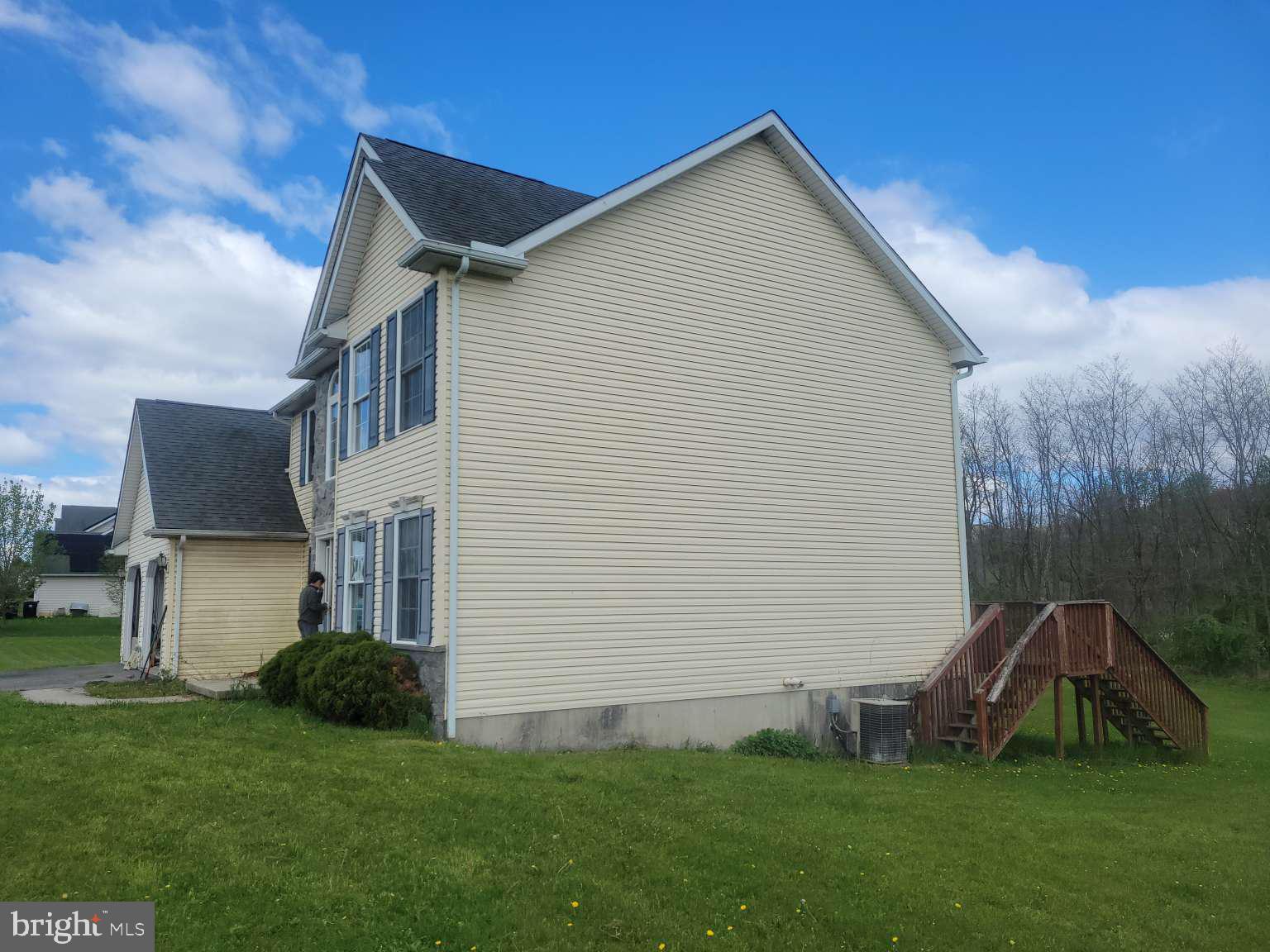WINDSOR MANOR - Residential