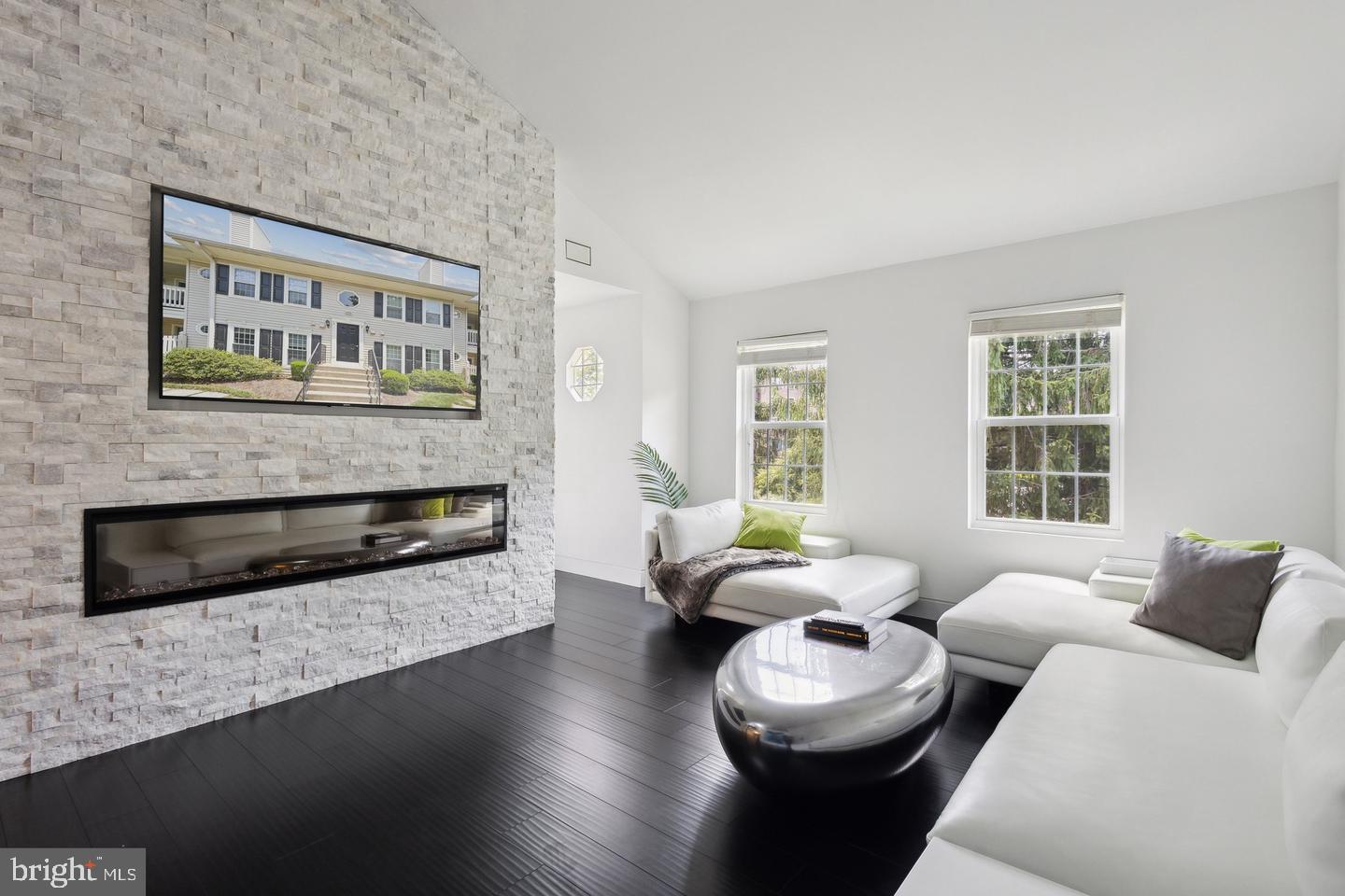 TREVOR HOUSE - Residential Lease
