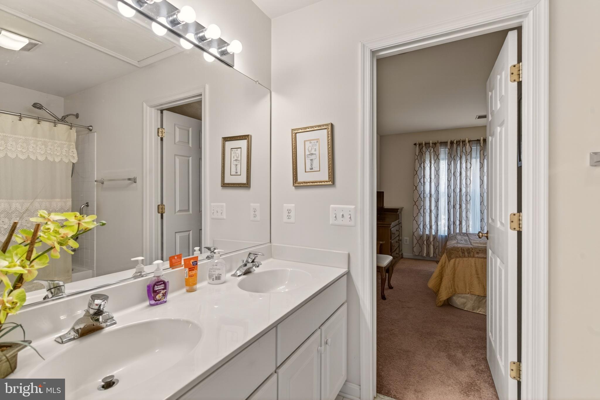 VISTA BROOKE - Residential